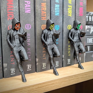 パージマスクの本棚装飾、ダークロマンス小説の彼氏、マフィアのマスクをつけた男性への本好きへのギフト、レガシー・オブ・ゴッズシリーズ、本好きへのギフト、エロティックなギフト