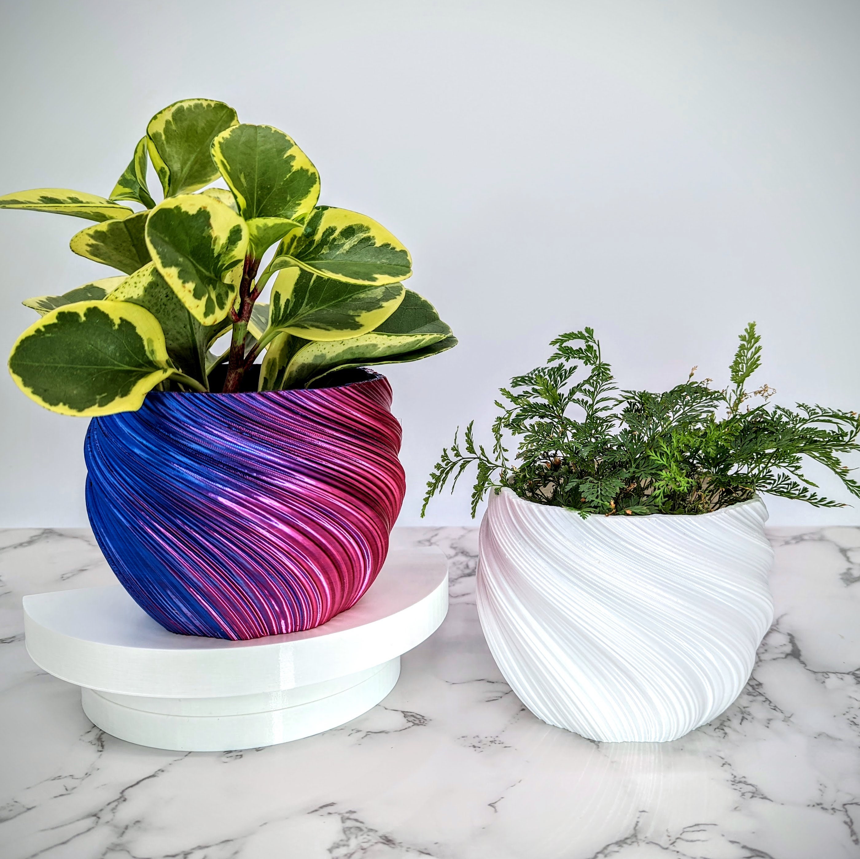 2 piezas Planta en maceta artificial , moderno de plástico Maceta pequeña  para plantas artificiales para casa adorno, Mode de Mujer