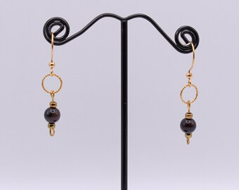 Boucles d’oreilles en agate noire et or