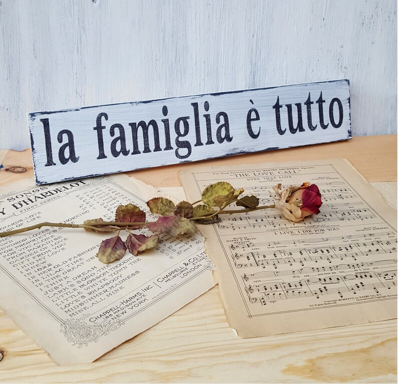 La Famiglia e tutto sign, red rose, vintage sheet music