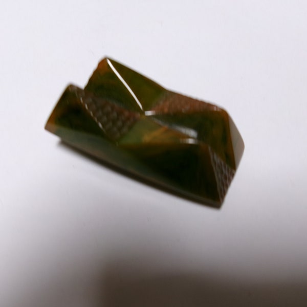 Vintage end of the day Bakelite green/tan 3/4" Fur clip