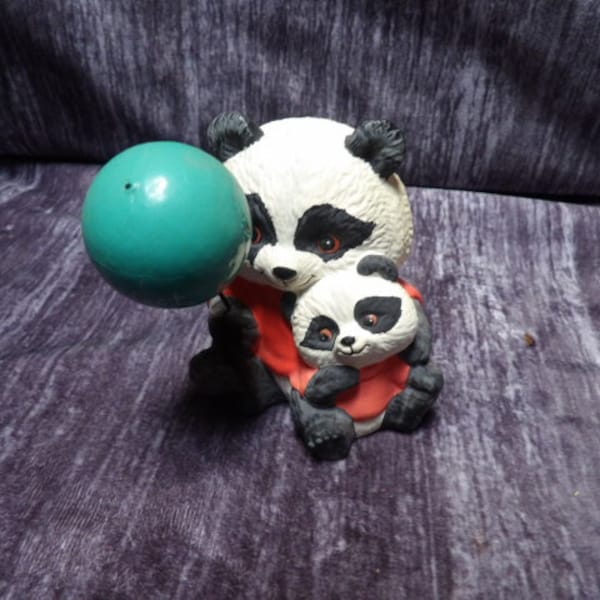 Vintage hard to find Critter Sitters Panda balloon Perfect pals Figurine