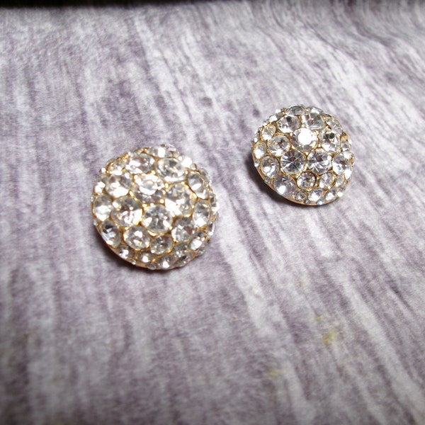 Vintage 1980s Blanca Round dome clear cluster clip Earrings