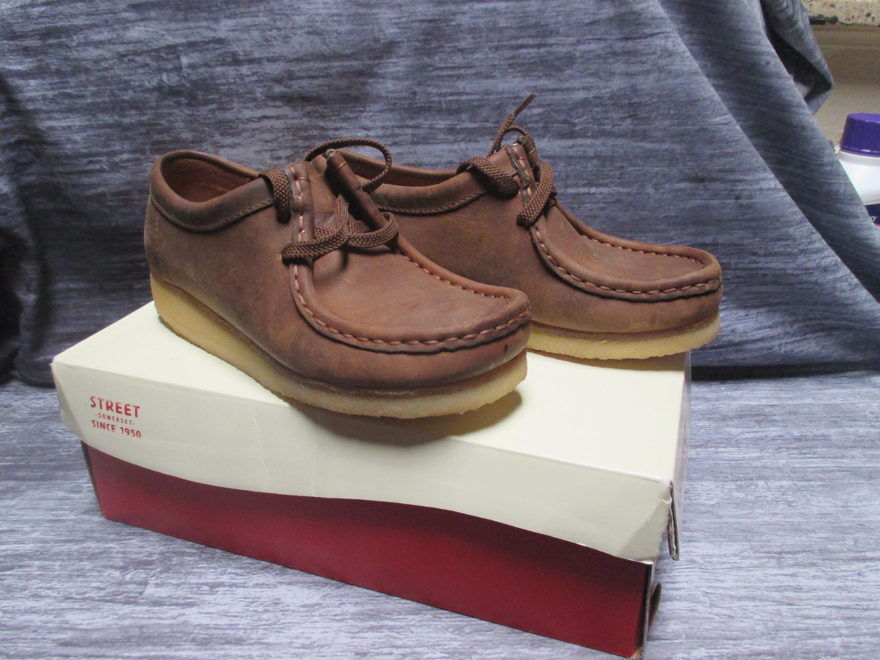 sollys ånd Anmelder Clarks Originals Wallabee Beeswax New in Box Size 5 1/2 M - Etsy Norway