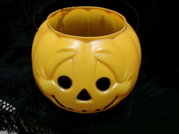 Vintage 1990s 9" tall General foam round eyes blow mold pumpkin View 3