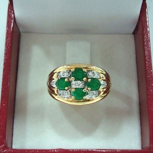 18 Carat Yellow Gold Ring 750/000 Emerald & Diamonds