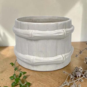 Macetero vintage de cerámica McCoy blanco imitación bambú estilo Hollywood Regency