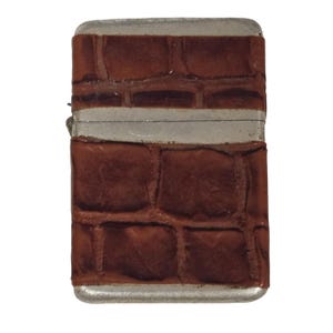 Accendino retrò antivento Storm King vintage anni '70 con custodia in finta pelle di coccodrillo - Nuovo accendino da collezione Flint and Wick