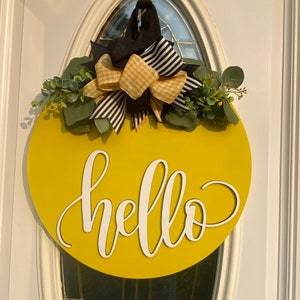 Hola colgador de puerta, letrero amarillo de hola puerta, letrero de saludo de verano, letrero de puerta de madera, letrero de hola, puerta principal de letrero de hola, decoración del porche delantero