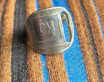 GM round Car key ring