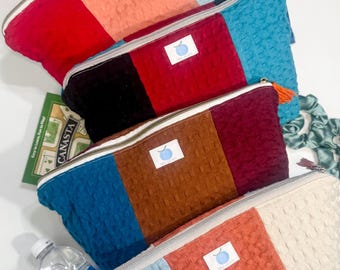 Large Towel Cosmetic Bag – Soft & Absorbent Makeup Pouch, Travel Toiletry Bag, Terry Cloth Zipper Bag, Spa-Inspired Beauty Organizer