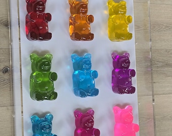 Arte mural de resina con forma de osito de goma colorido en 3D / Escultura de caramelo con tonos joya arcoíris