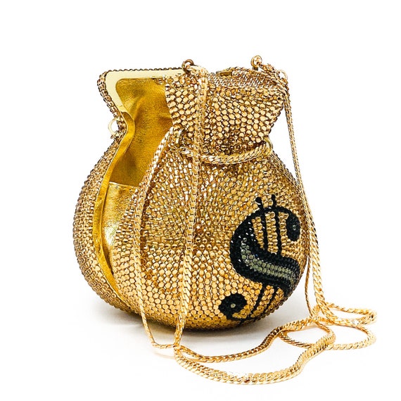 Minimalist Money Bag Or Coin Purse 3d Render Holding Coins And Gold Against  Purple Background, Online Money, Money 3d, Money Background Image And  Wallpaper for Free Download