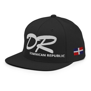 DR Signature Snapback Hat – Green Embroidered Dominican Republic Flag Design for Heritage & Street Style Pride