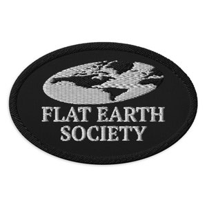 Broderad lapp med texten Flat Earth Society – Svart strykbar lapp för Flat Earth-anhängare, Zetetic Thinkers och DIY-jacka