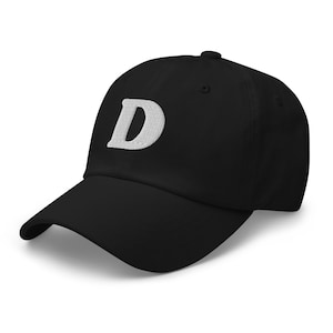 Gorra de béisbol bordada con D mayúscula y monograma con iniciales de la A a la Z