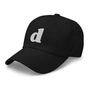 Gorra de papá bordada con letra D minúscula, monograma del alfabeto ABC de una sola letra, nombre inspirado en la tipografía, elegantes iniciales, accesorio para la cabeza