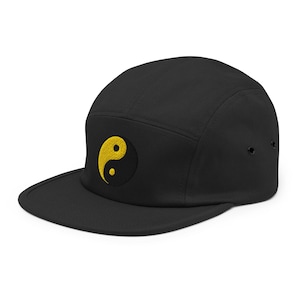 Yin Yang Five Panel Cap - Gelb & Schwarz Gesticktes Balance Symbol Streetwear Hut