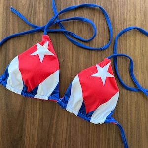 Top bikini Cuba String – Costume da bagno con la bandiera cubana, ideale per festival, spiagge e orgoglio caraibico.