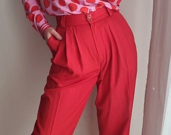 Hecho en Suecia Pantalones plisados rojos de los años 80 / Pantalones de oficina rojos / Pantalones de verano anchos rojos / Pantalones plisados rojos / Pantalones de verano rojos de material fino