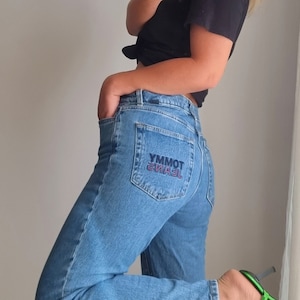 Tommy Hilfiger Mom Jeans / Blaue Mom Jeans / Hipster Denim Hose / Mom Fit Jeans / Tommy Hilfiger Hose / Hellblaue Denim High-Waist Jeans