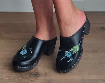 Zuecos de cuña pintados a mano / Plataformas de madera Tacones gruesos / Zuecos Y2K / Zuecos de suela de madera / Zuecos de madera de cuero negro / Zapatos hechos a mano