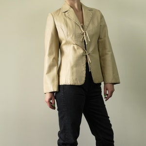 Veste en cuir des années 90 / Manteau en cuir beige / Veste en cuir blanc off / Veste en cuir jaune pastel / Blazer en cuir / Blazer en cuir beige