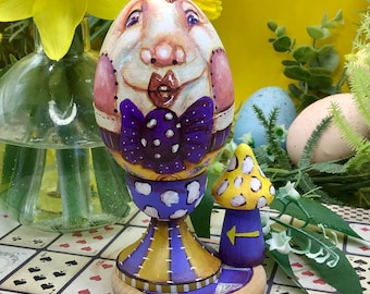 Humpty Dumpty, Alicia en el País de las Maravillas, muñeco de Pascua en la Tarde Dorada. Huevo y seta de madera pintados a mano. Regalo de Carroll Collectors.
