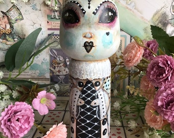 White Queen hand painted Kokeshi style doll. Alice in Wonderland wooden art doll Carroll, Disney, Burton gift