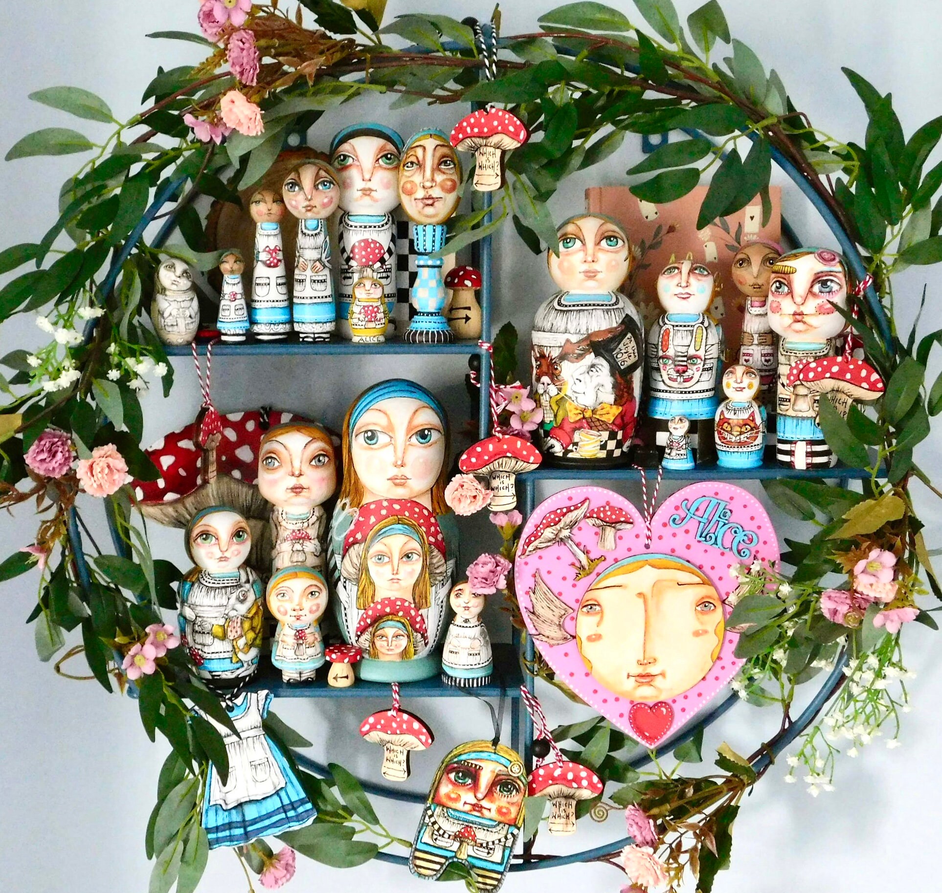 Alice in Wonderland Nesting Dolls Set of 5 Pcs - Matryoshka with Alice in Wonderland Figurines - Alice in Wonderland Decor - Alice in Wonderland