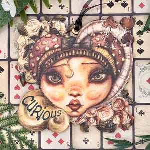 Decorazione sospesa da sogno fantasy di Alice nel Paese delle Meraviglie. Meravigliosamente strano, decorazione per albero di Natale in stile vintage.