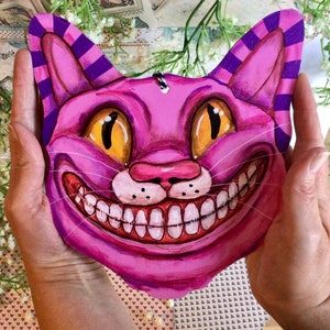 Giant grinning hand painted Cheshire Cat decoration from Alice in Wonderland Wooden hanging cat tree ornament Christmas tree topper