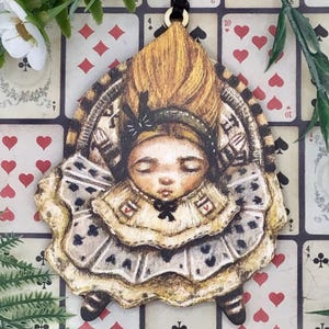 Decorazione sospesa fantasy Alice nel Paese delle Meraviglie. Meravigliosamente bizzarra decorazione per albero di Natale in stile vintage Alice nella tana del Bianconiglio
