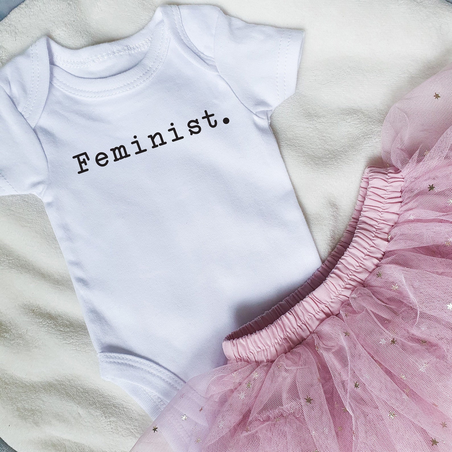 Feminist Baby Onesie/Bodysuit / Simple Minimalist/ Feminism / Etsy España