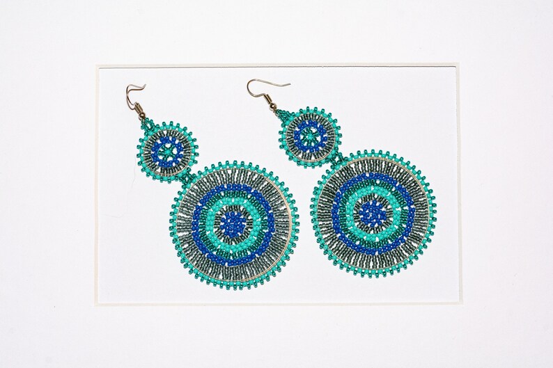 Boucles doreilles pendantes vibrantes et colorées, double cerceau de perles de graines africaines, bijoux faits à la main, cadeau pour elle, style dété, Ibiza, Boho, idées cadeaux Tropical Blues