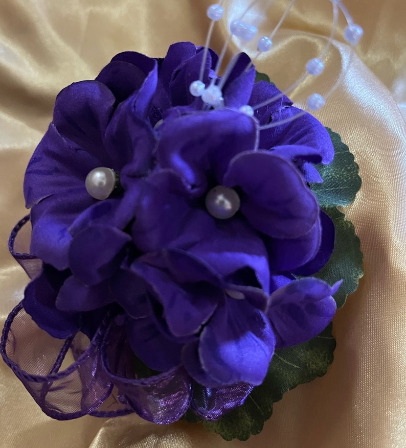 Centre de fleurs en perles ou en cristal/fait sur commande Corsage violette africaine/Corsage sororité/Corsage de cérémonie/Violet/Cadeau de croisement/Cadeau DST, Violet image 4