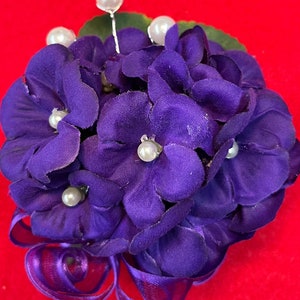 Pearl or crystal flower center/made to order African Violet Corsage/Sorority Corsage/Ceremony Corsage/Purple /crossing gift/DST gift, Violet