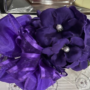 Centre de fleurs en perles ou en cristal/fait sur commande Corsage violette africaine/Corsage sororité/Corsage de cérémonie/Violet/Cadeau de croisement/Cadeau DST, Violet image 6