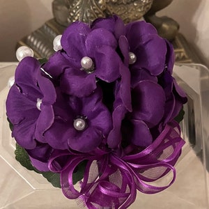 Centre de fleurs en perles ou en cristal/fait sur commande Corsage violette africaine/Corsage sororité/Corsage de cérémonie/Violet/Cadeau de croisement/Cadeau DST, Violet image 7