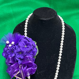 Fuller Purple Violet Corsage/Sorority Corsage/DST Ceremony Corsage/Purple Corsage/made to order corsage/crossing gift/DST gift
