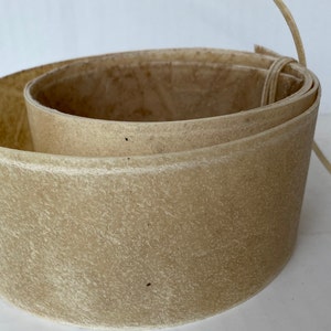 Rawhide, rawhide strips, shield edging, shield edging, bow making, Viking, width 4 - 10 cm, length 90 - 300 cm, precisely cut