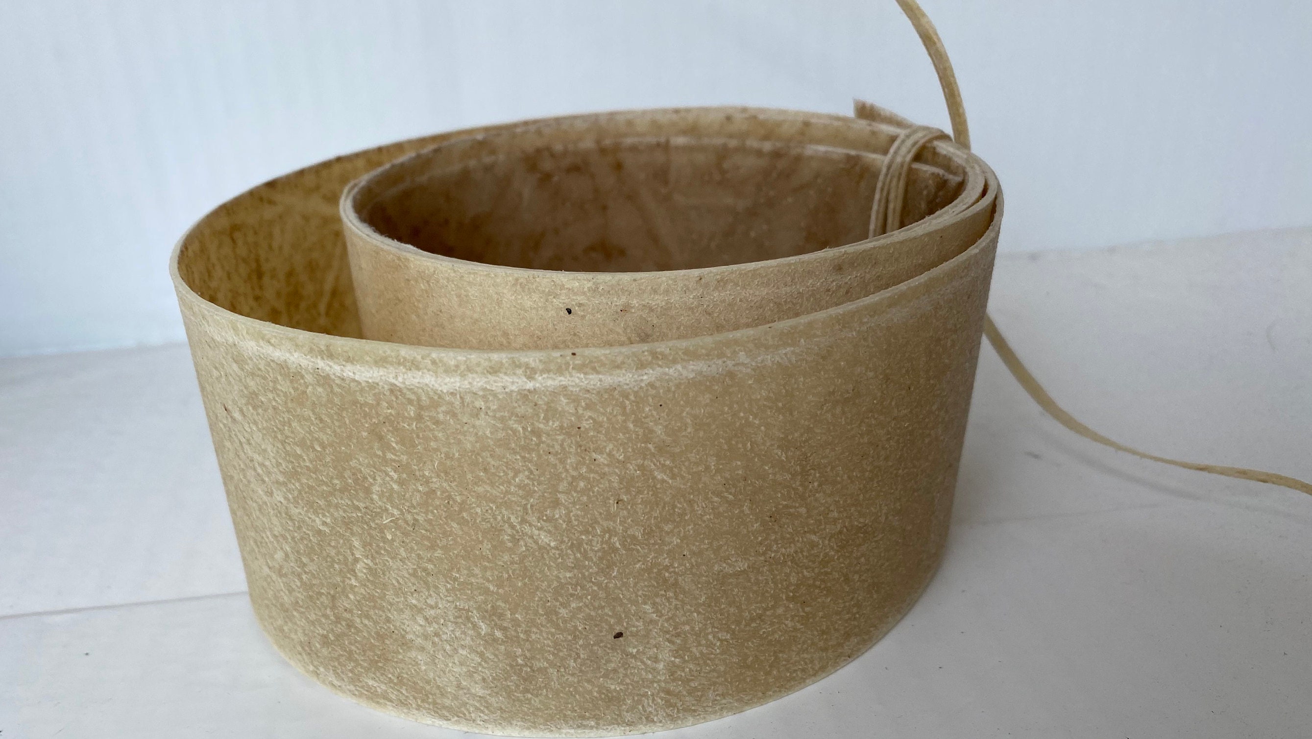 Rawhide, rawhide strips, shield edging, shield edging, bow making, Viking, width 4 - 10 cm, length 90 - 300 cm, precisely cut