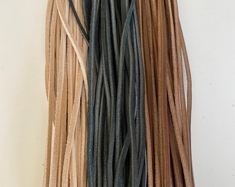 Lanières carrées, lanières cuir, lanières fourrure, cordon cuir, lanière cuir, longueur 200 cm, largeur 3 mm, disponible en 4 coloris différents. Reconstitution