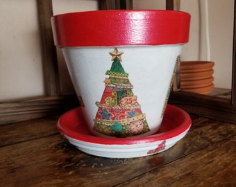 Hand Painted Decoupaged Christmas Holiday 6" Flower Pot with Matching Saucer, Christmas Planter, Vintage Patchwork Christmas Accents