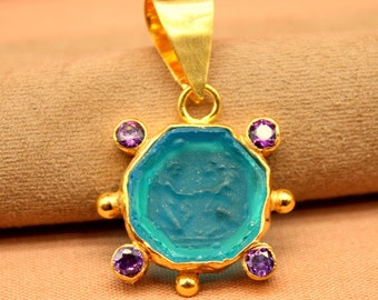 Intaglio Engel Figur Amethyst Glas Anhänger | Glaskunst Intaglio silber | Geschnitzte Anhänger | Antike römische Kunst | 24K Gold über | Artsmyrna