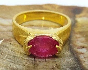Bague minimaliste en or 14 carats avec rubis