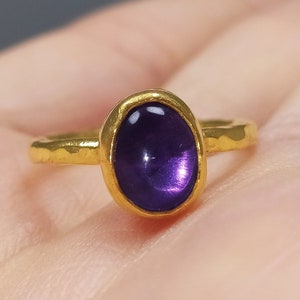 Anillo de amatista / Anillo de plata de ley para mujer / Anillo de amatista cabujón / Joyería para mujer / Joyería de amatista / Anillo de plata minimalista /
