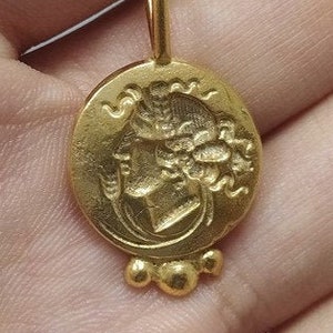 Pendentif pièce de monnaie romaine en taille-douce de la déesse Circé en argent sterling 925 carats | Art romain antique en argent | Or 24 carats fait main | Personnalisé