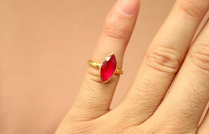 Bague rubis en argent massif | Argent sterling 925 carats | Plus d'or 24 carats | Bague pierre rouge | Bague authentique | Bague minimaliste | Bague bijoux en argent rubis image 9