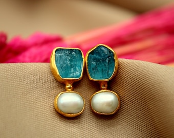 Raw Blue Apatite and Pearl Stud Earrings, Minimalist Gold-Plated Handmade Jewelry, Elegant Gift for Women, Simple Everyday Earrings